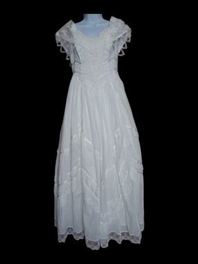 Jessica McClintock Vintage Ivory Lace V-Neck Bridal Gown